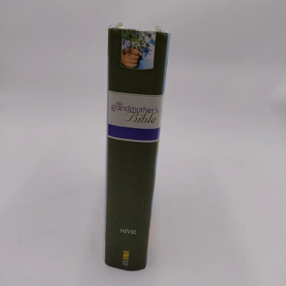 The Grandmothers Bible NIV Large Print Zondervan Hardcover Dust Cover No Writing